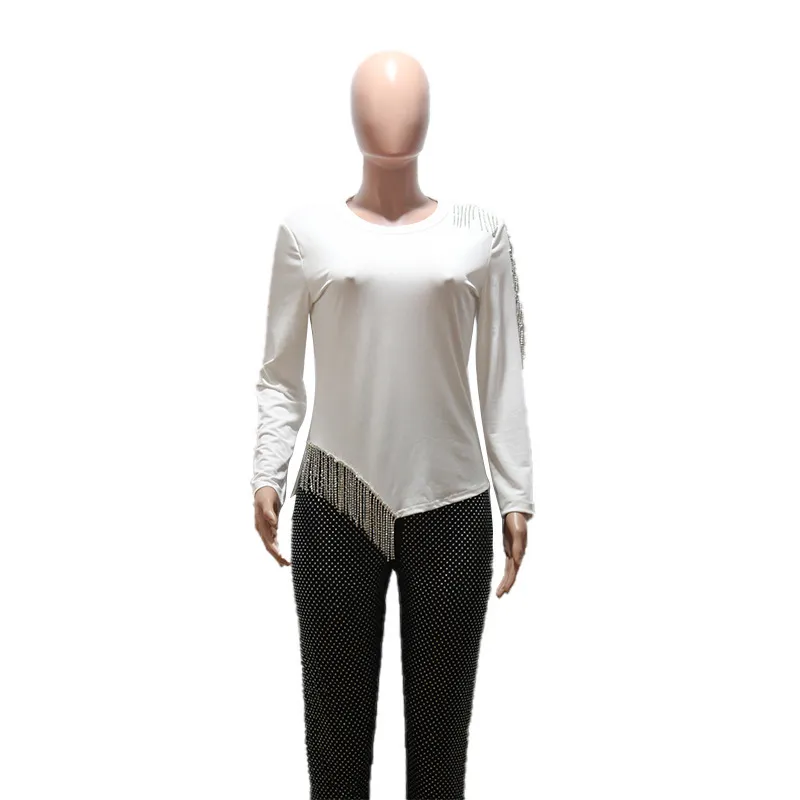 Femmes Tee Shirt Tops O Cou Noir Blanc Solide avec Métal Glands Fringe Manches Longues Slim Élastique Bluas Femme Printemps 210416