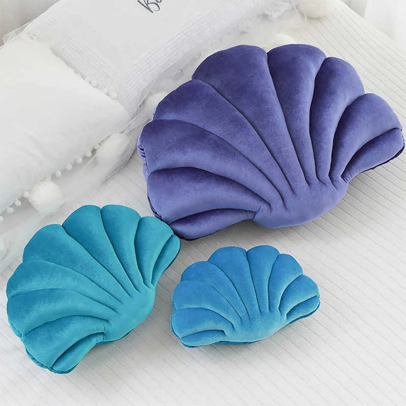 Fairy princess's Home Luxury Shell Stuffed Pillow Fantastic Velvet Pillow Sea Shell Home Decor Bed Sofa Cushion Decoration Gifts 210716