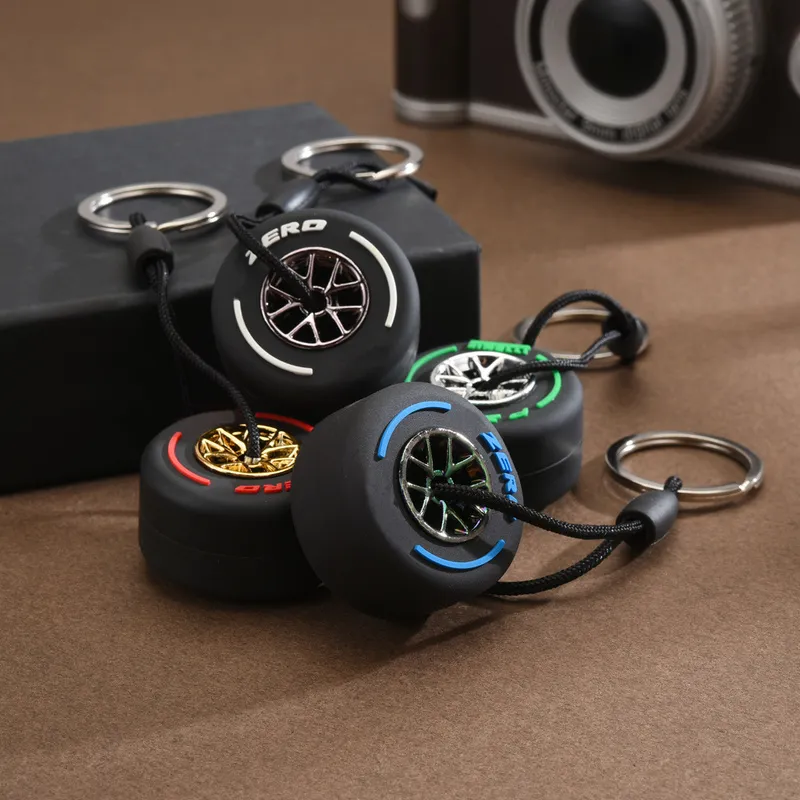 Box och Racing Tire Set Keychain Luxury Mini Simulation Tire Pendant Men and Women Car Key Chain Ring Present till vän 2202289078700