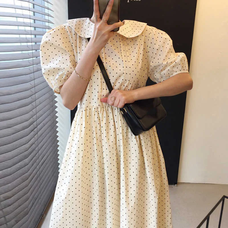 Korejpaa mulheres vestido verão coréia chique gentil idade-reduzindo colarinho de boneca contraste cor polka dot plissado manga sopro vestido 210526