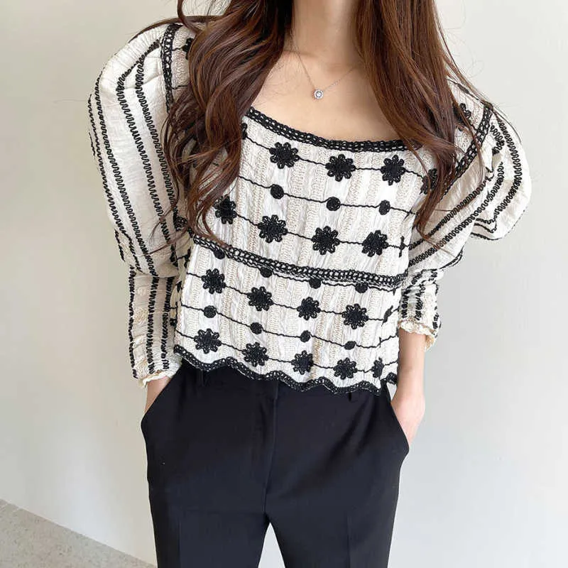 Korjpaa Kvinnor Skjorta Sommar Koreanskt Chic Girl Retro Square Collar Heavy Industry Hollow Crochet Hit Color Puff Sleeve Blus 210526