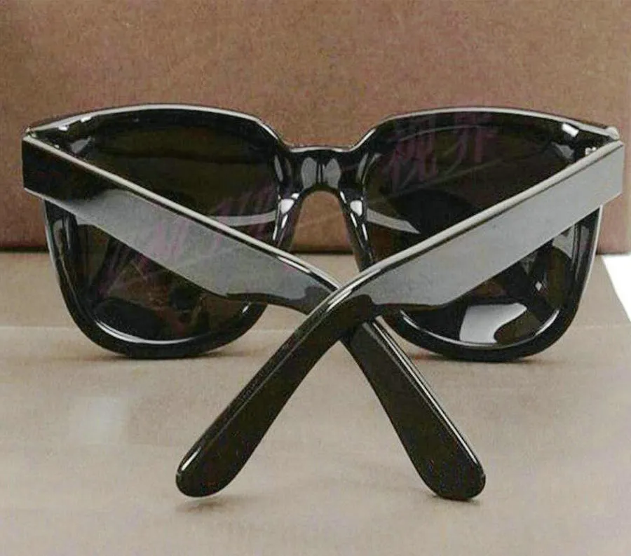 211ft James Bond Sunglasses Men Brand Designer Sun Glasses女性スーパースターセレブリティドライビングサングラス男性のための眼鏡A-2221G