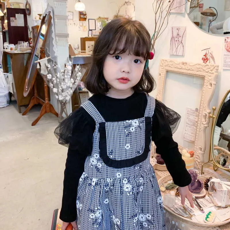 Frühling koreanischen Stil Baby Mädchen 2-teiliges Set schwarzes langes T-Shirt + Blumen karierte Overalls Kinderkleidung E689 210610