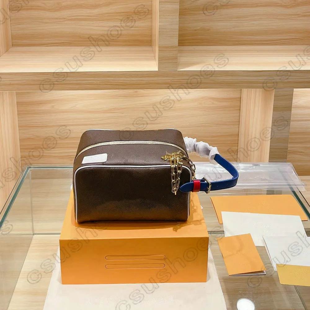 Cloakroom Dopp Kit Cosetic Bag Poche Toothe M45588メンズハンドバッグトイレトリー化粧品ケースレディースMAK238Hを手に入れるための排他的なハードピース