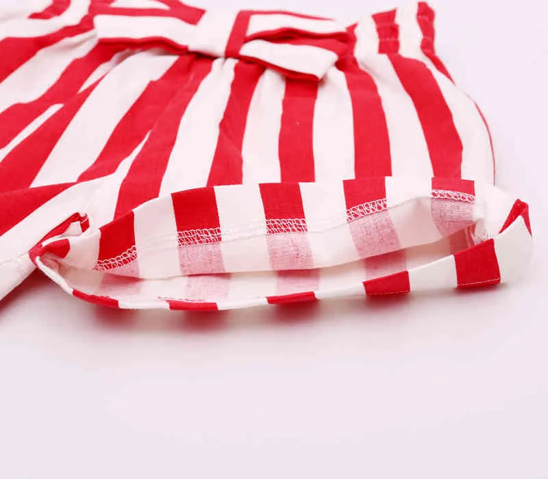 Sommarflickor Kläder Set Fashion Style Children'sclothing Kortärmad Top + Röd Stripe Shorts 2st Kid 210515