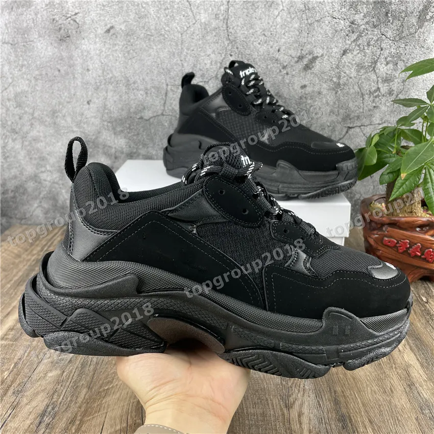 2022 Retro Casual Chaussures Femmes Hommes Chaussures Sneaker Mesh Trainers pour Old Dad Triple S Party Chaussures à la mode Daily Lifestyle Skateboard Tennis