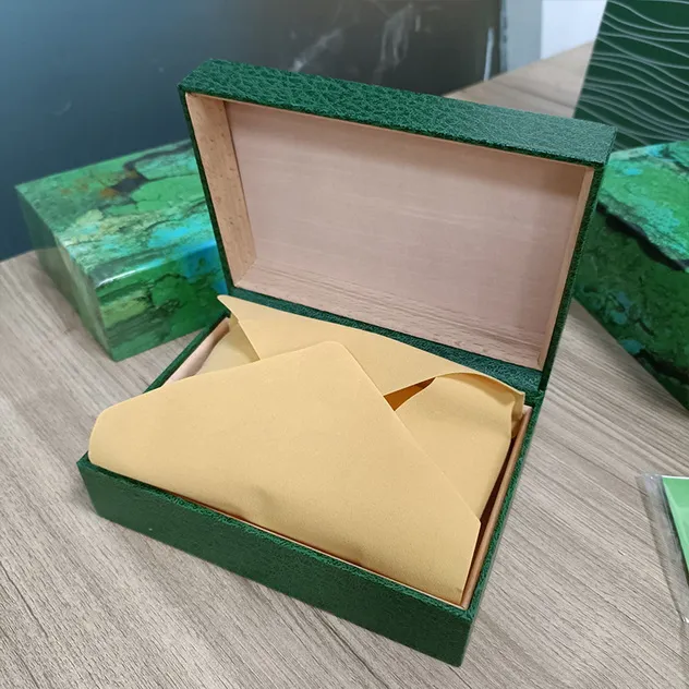 Lüks Yüksek Kaliteli Yeşil İzleme Kutusu Kılıfları Kağıt Poşetler Sertifika Ahşap Kadın İçin Orijinal Kutular Mens Saatler Hediye Çantaları Accessorie242H