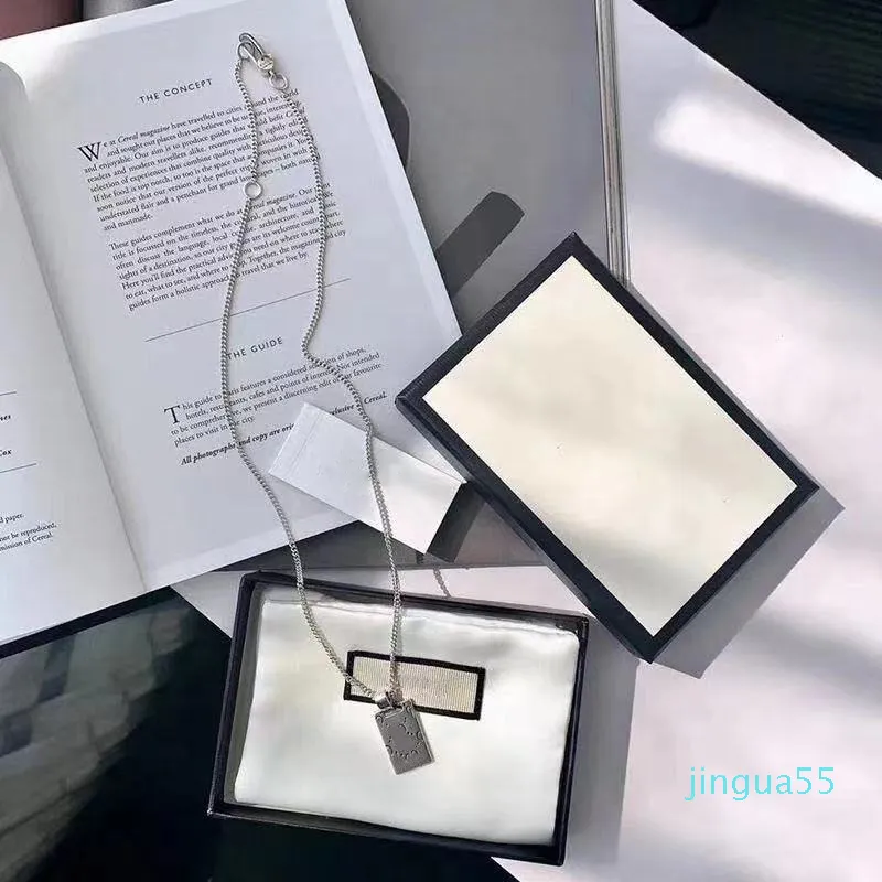 Collana di Desingers Fascino di moda Stile retrò Pendenti di colore argento di alta qualità il tempo libero gioielli unisex Fornitura buona nice213F
