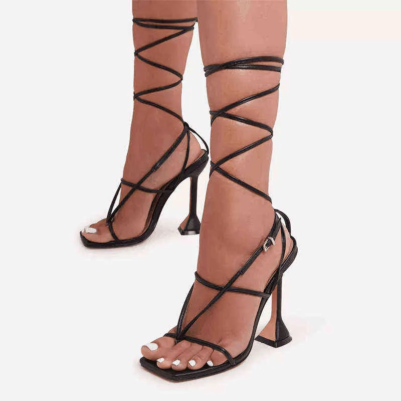 Sandaler Kvinnor Sandaler Sexiga Sommarskor Gladiator Clip Toe High Heels Bandage Buckle Pumps Squre Ladies Party Fashion Stiletto 220121