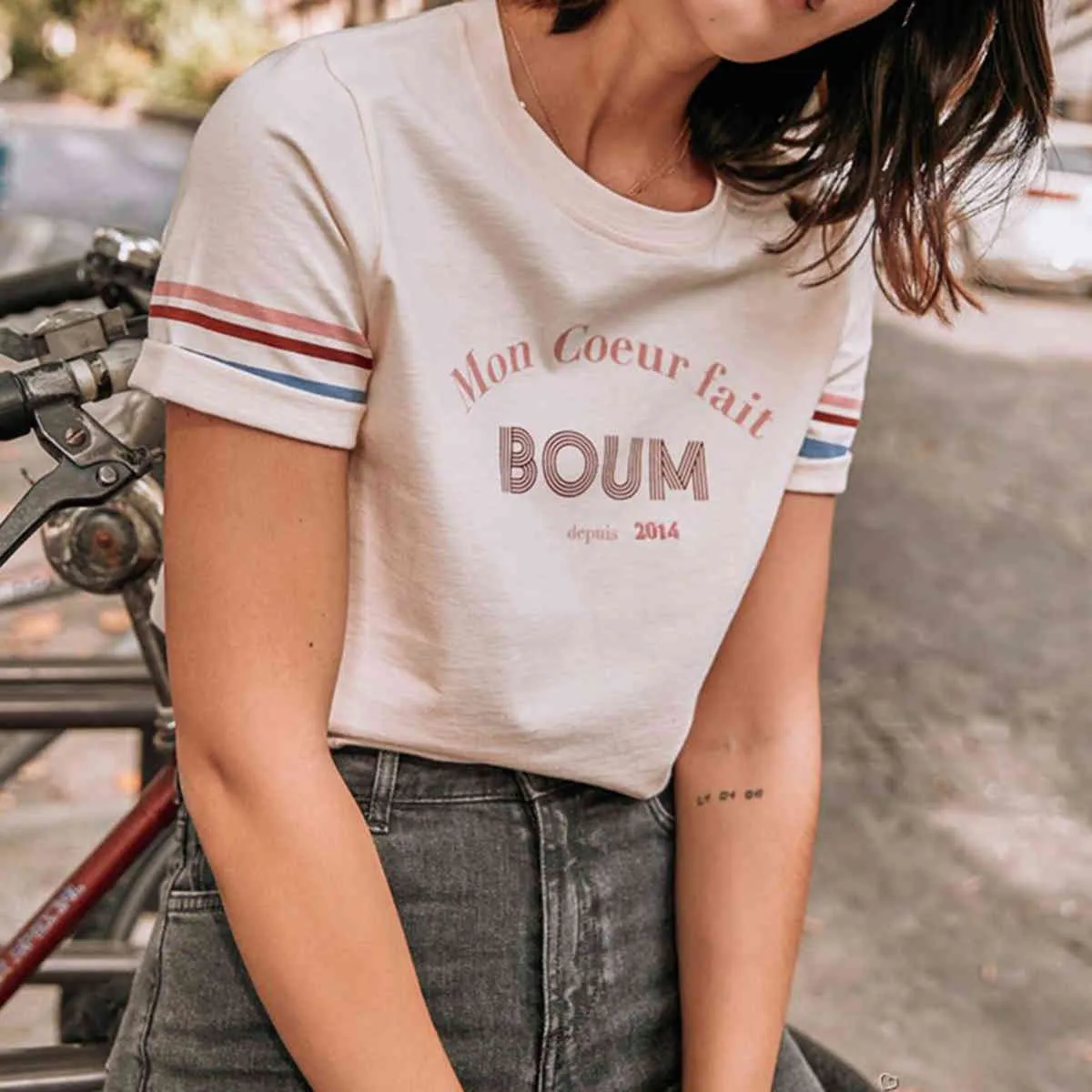 Jastie Summer Letter Drukuj Kobiety T-shirt Strip Krótki Rękaw O-Neck Tees Casual Retro Bawełna Francuski Beżowy Kobieta Koszulki Topy 210419