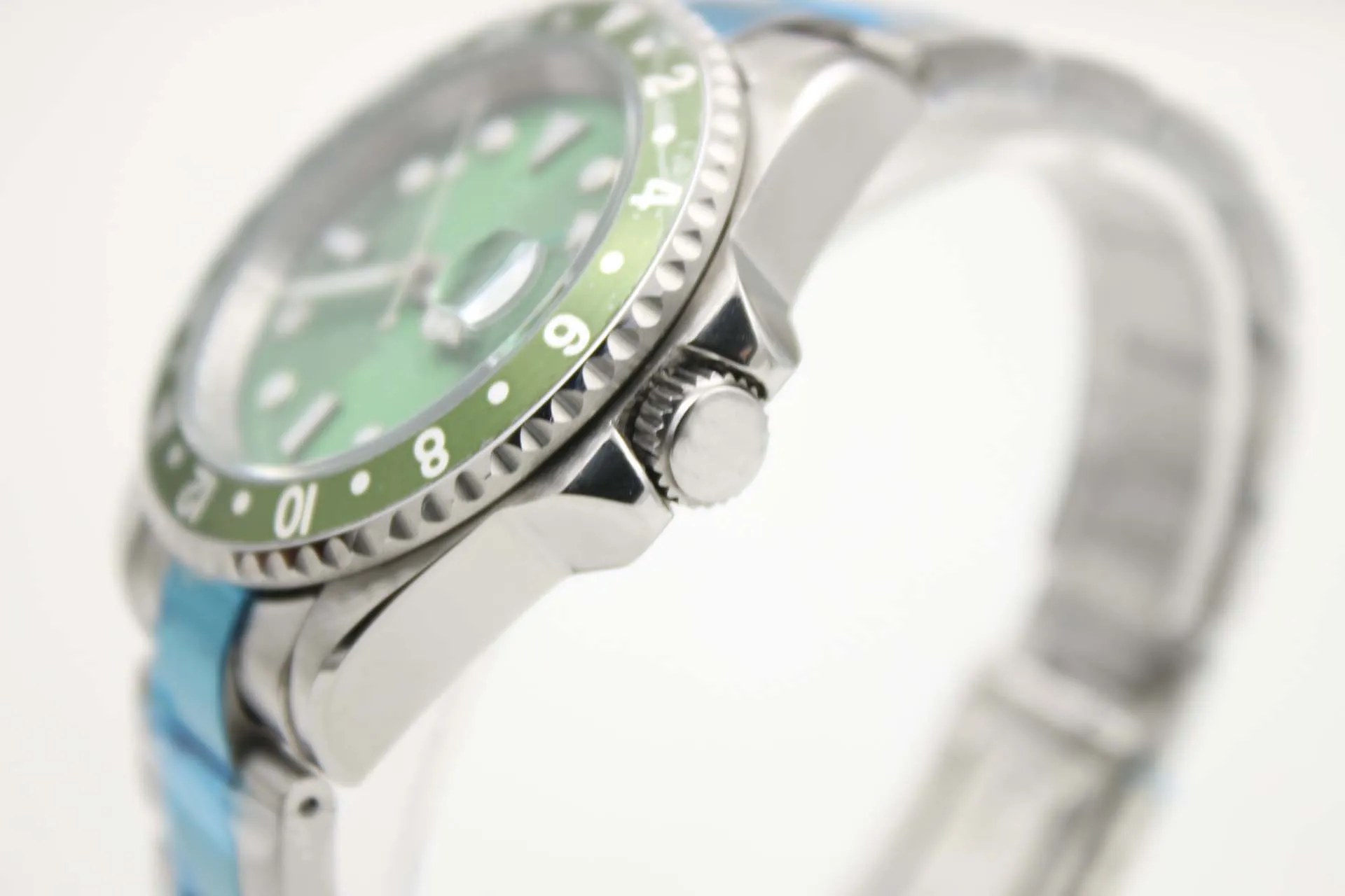 Мужские механические часы 116710 Деловая повседневная серебряная белая белая корпус из нержавеющей стали зеленый боковой кольцо 4 40-миллиметровый календарь262K