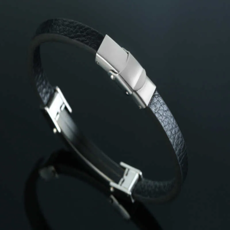 2021 European och American Wind Bend Brand Läderarmband Titan Stål Montering Microfiber Läder Mäns Charm Armband Q0719