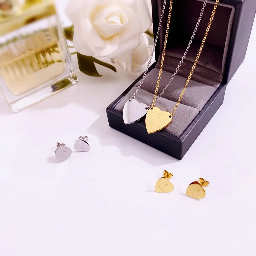 Europe America Fashion Jewelry Sets Women Lady Titanium steel 18K Plated Gold Earrings Necklaces Sets With G Letter Heart Pendant235y