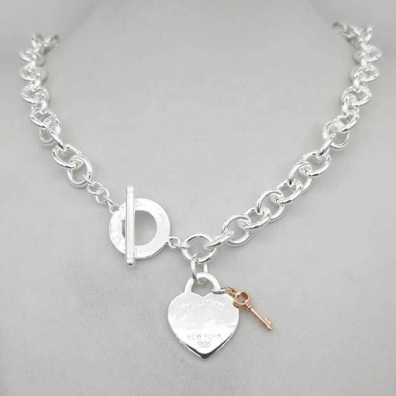 Design Damen Silber TF Style Halskette Anhänger Kette Halskette S925 Sterling Silber Schlüssel Herz Liebe Ei Marke Anhänger Charm Ne3297