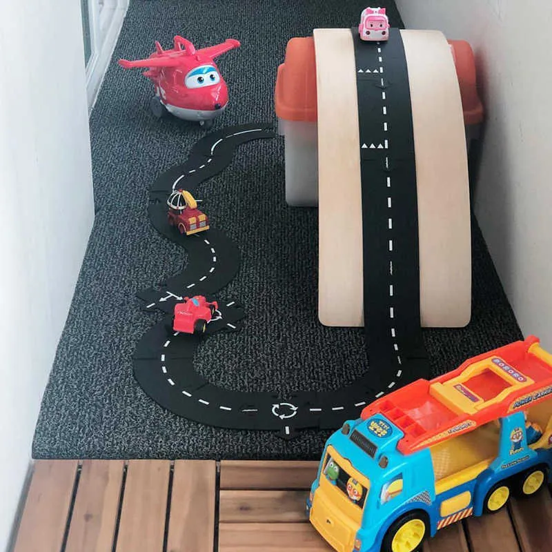 Way To Play Mat Toy Flexible Race Track Car Toy Road Set For Boys Baby Road City Road Floor Game Rug Gift Carpet Puzzle Toys Kid 210724