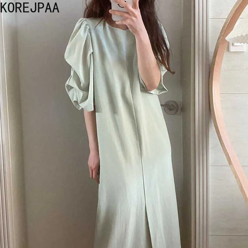 Korejpaa Femmes Robe Coréenne Mode Chic Été Français Tempérament O-cou Fold Design Lâche Couleur Solide Longue Fente Robe 210526