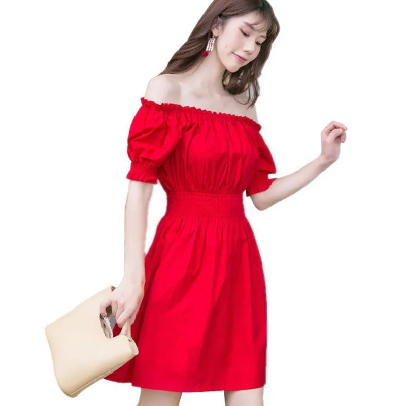 夏のドレス韓国風の緩い気質ハイウエストバブルスリーブ赤スリムストラップレス単語襟女性210416