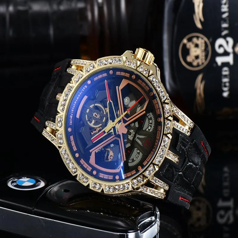 Montres-bracelets Chevaliers de la table ronde Roger Watch Hommes Top Quartz Dubuis Cuir Étanche Gold Montre-bracelet 2680