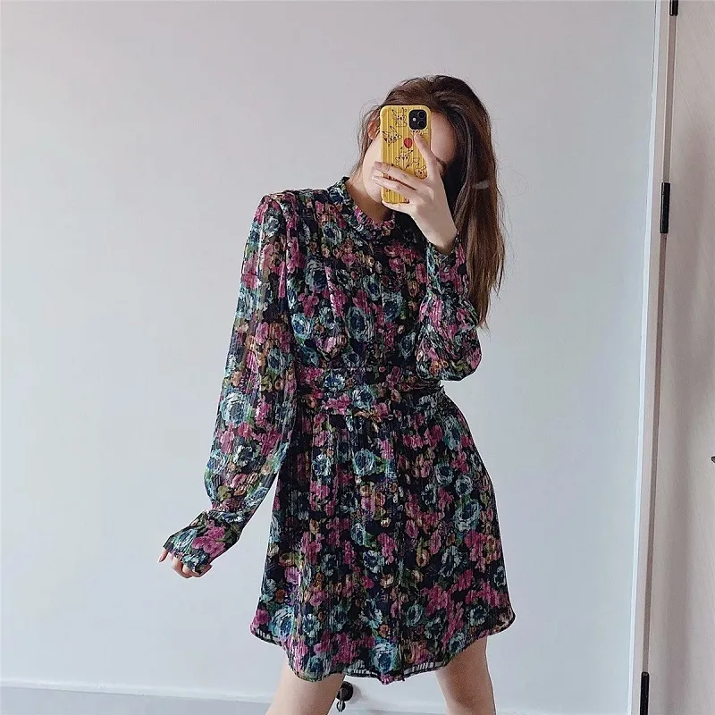 Automne Noir Floral Femme Robe Fil Métallique Plissée Mini Femmes À Manches Longues Smock Dames Col es 210430