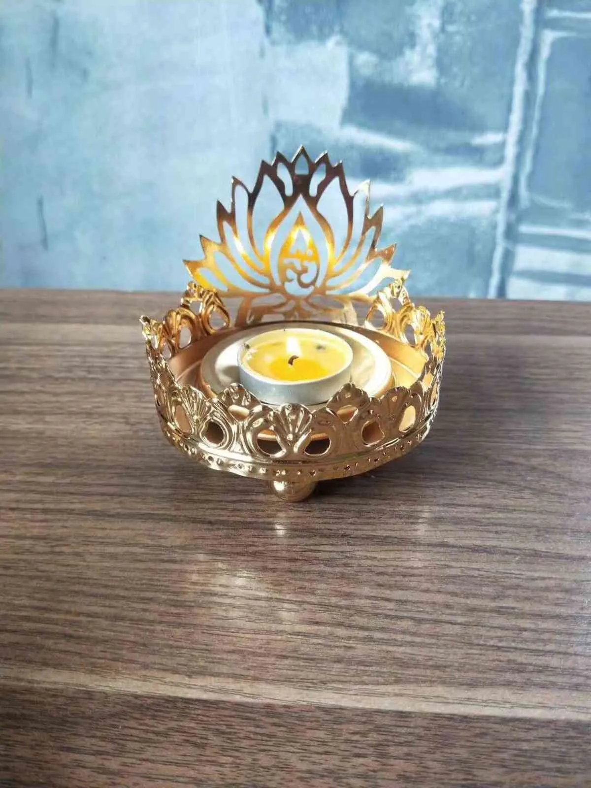 Castiçoso Buda Manteiga de Óleo de manteiga sentada lótus característica metal oco esculpido luz e sombra art 211101