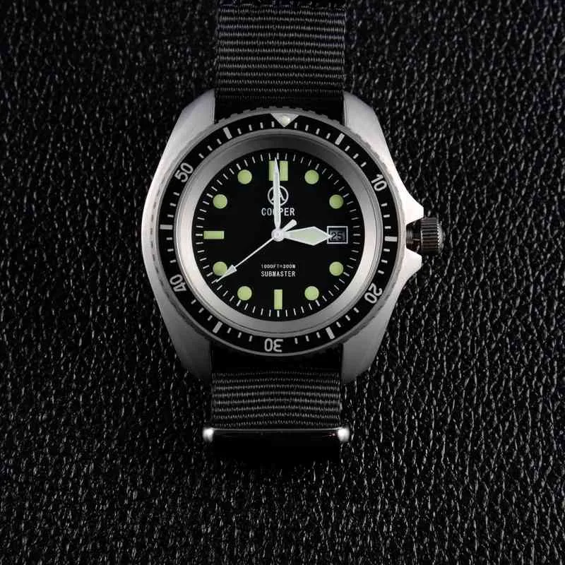 Fabrika Orijinal 42mm Submster SAS SBS Askeri Ordu 300m Diver Dış Mekan Men039S Sandblast Saat Aydınlık NATO kayışı SM8016907805