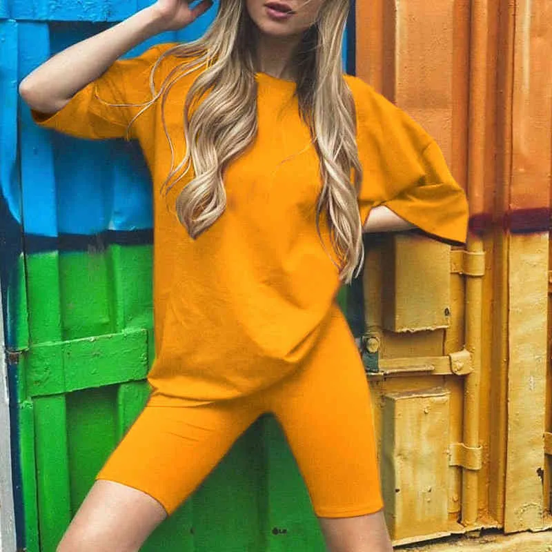 Kobiety Lato Z Krótkim Rękawem Dwa Kawałki Zestawy Koszulka O-Neck i Elastyczna Talia Bodycon Szorty Solid Streetwear Casual Damskie garnitury 210416