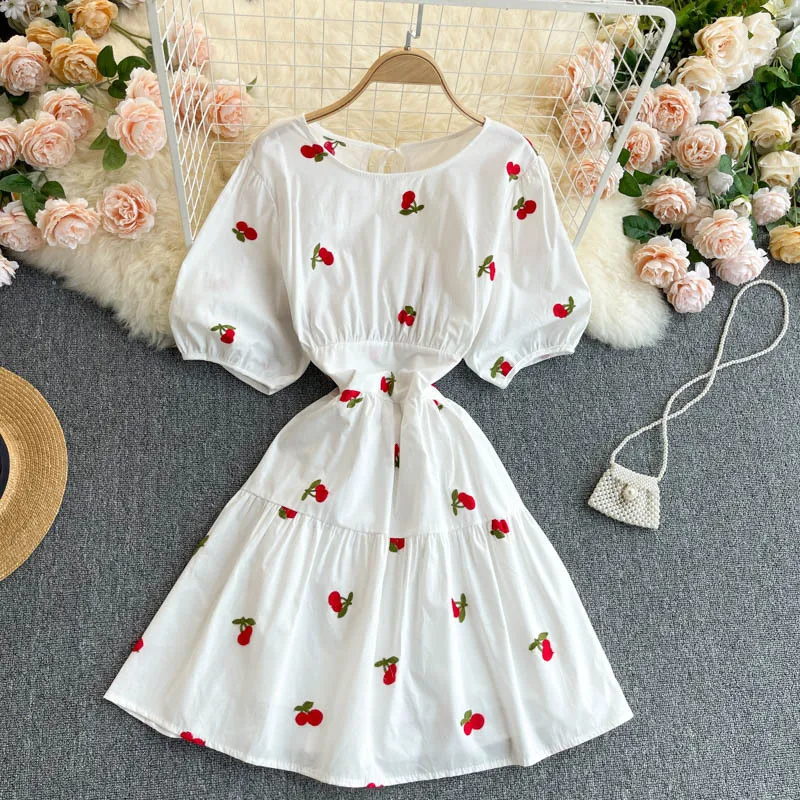 Élégant blanc rétro broderie mignon robe midi femme été creux dos ouvert mince vacances court pour femmes vestido 210420