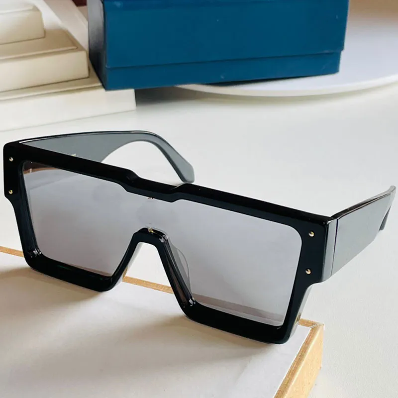 Mens designer solglasögon Z1547 kvadratisk lins med fyrblad kristalldekoration svartvita män klassiska solglasögon FAS2679
