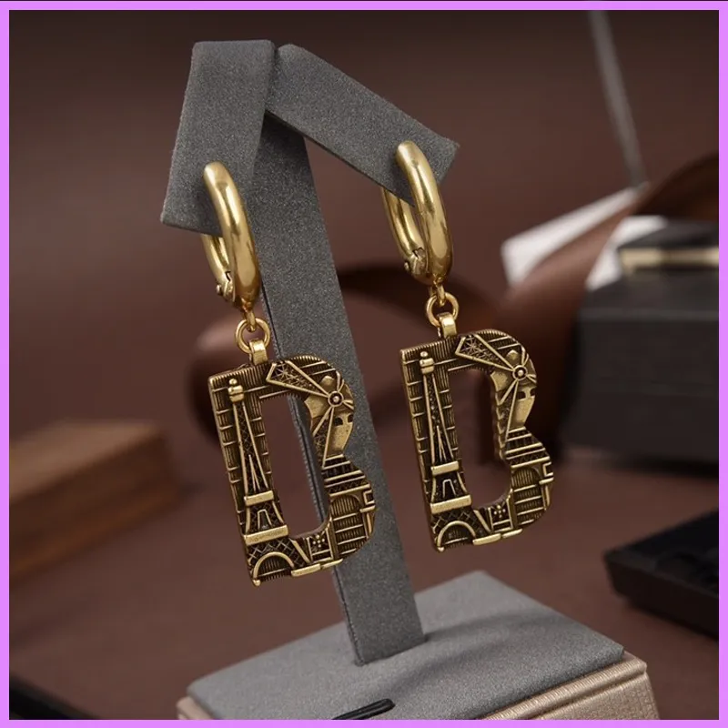 Mulheres moda brincos retro letras brinco para mulheres designer de luxo jóias ouro masculino para presentes alívio orelha studs senhoras d2222465888546
