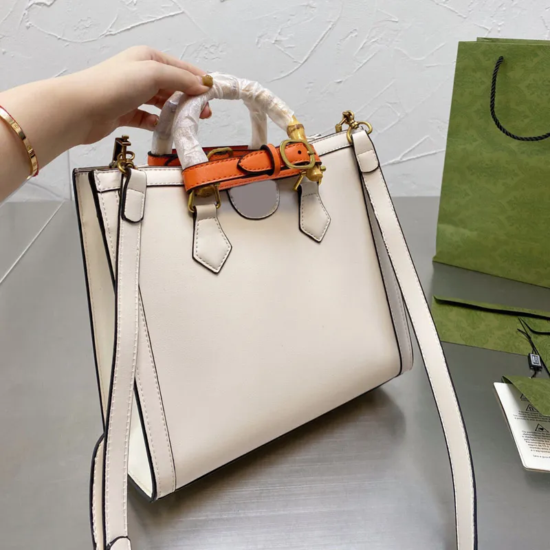 Frauen Einkaufstaschen Einkaufstasche mit großer Kapazität Paket glatte Leder -Hardware Bambus tragbare Schnalle Verstellbarer Schultergurt268n