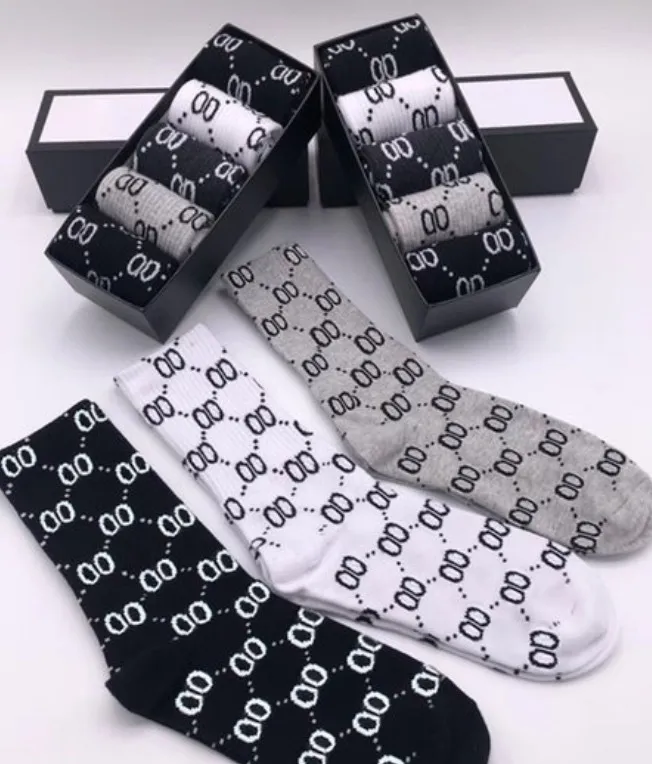 Designers Womens billiga strumpor set för män Fem par Luxe Sports Winter Mesh Letter Tryckt Sock med Box302D