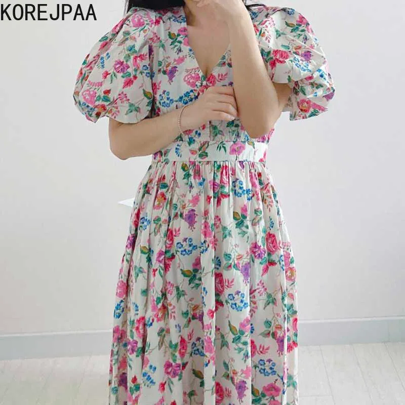 Korejpaa Femmes Robe Coréenne Chic Été Doux Élégant Imprimé Fleurs Col En V Sangle Taille Longue Bulle Manches Robe Femme 210526
