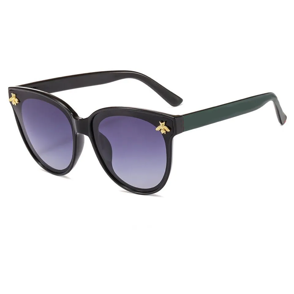 Kvinnor Mens Summer Solglas BEE Mönster Fashion Color Matchning med metallbokstäver Solglasögon Package 5 Styles Valfritt2978