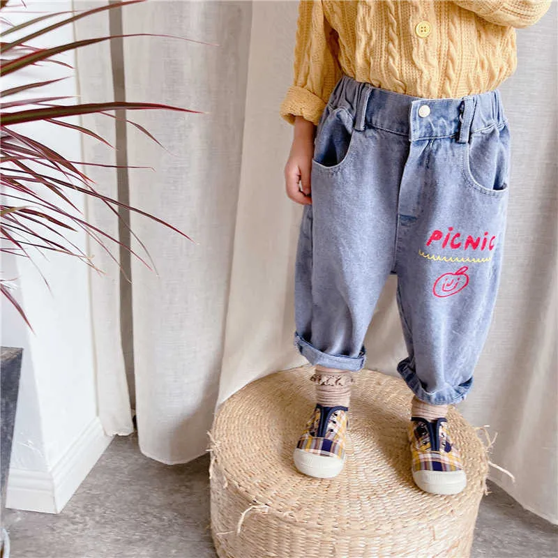 Pantalones de mezclilla informales con letras a la moda de primavera para niños y niñas, pantalones vaqueros holgados que combinan con todo 210615