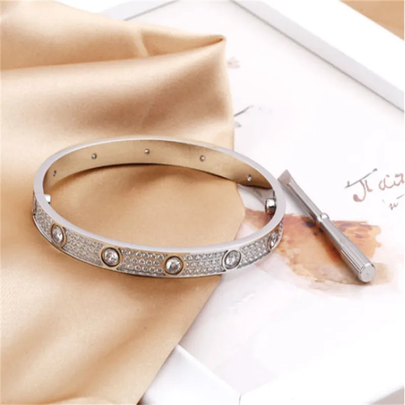 Bracelet de charme de mode pour femmes hommes bracelet de manchette personnalisé argent or titane acier luxe designer bijoux vis tournevis lov212o
