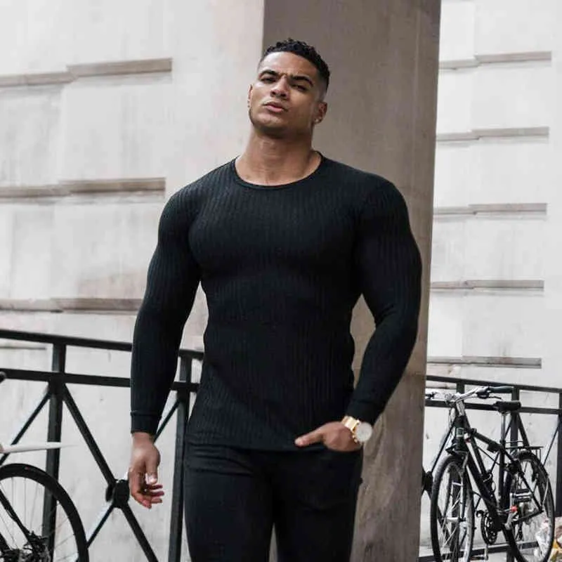 Primavera moda homens camisolas o-pescoço black tiras de malha pullovers homens sólidos suéteres casuais masculinos outono fina fit knitwear 210421