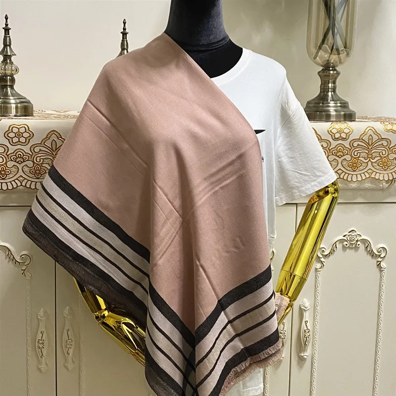 新しいスタイルの良質100％カシミア素材薄くて柔らかいピンク色の女性のための長いスカーフサイズ205cm -92cm281s
