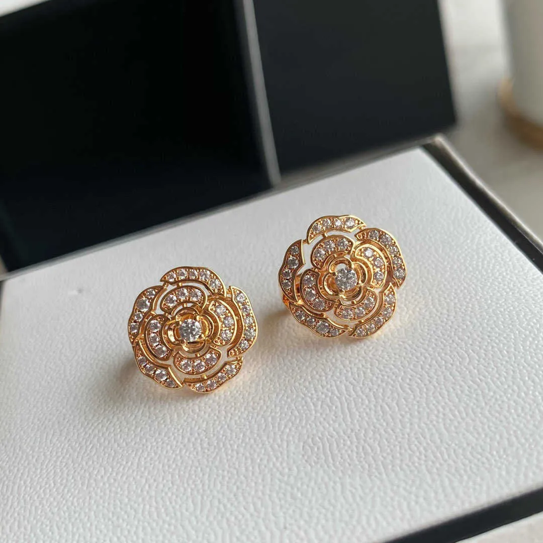 2022 Brand Pure 925 Sterling Silverörhängen Rose Gold Flower Camellia Clip Design örhängen Diamond Fine Luxury Top Quality Lady4063624