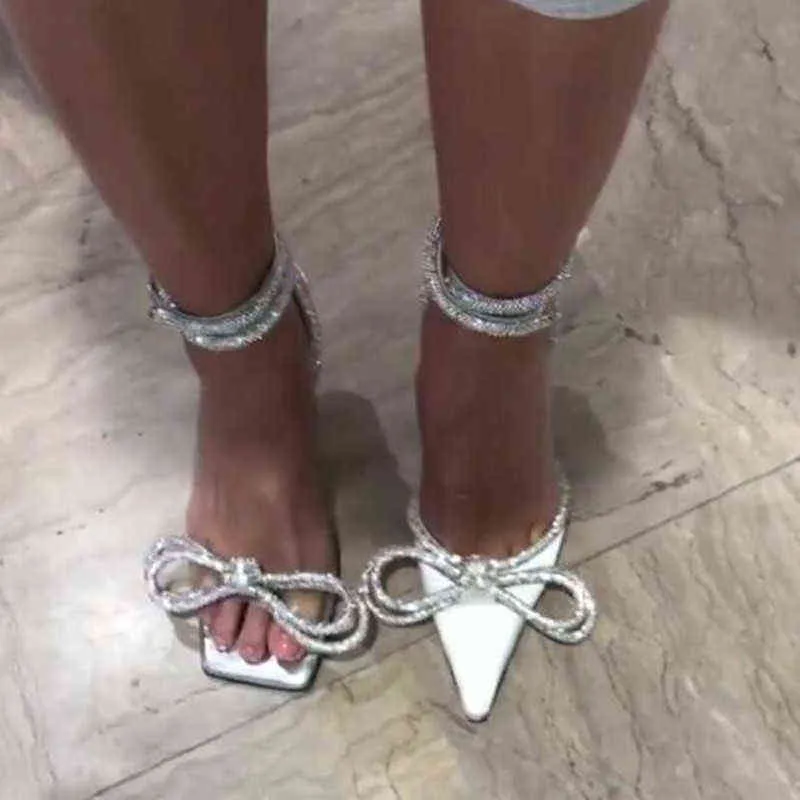 2021 Sommer mit hohen Häkeln Sandalen Frauen super erstaunlich neue Strassfeinabsätze mit Bogen sexy Hochzeitsschuhe Bankettschuhe W220307