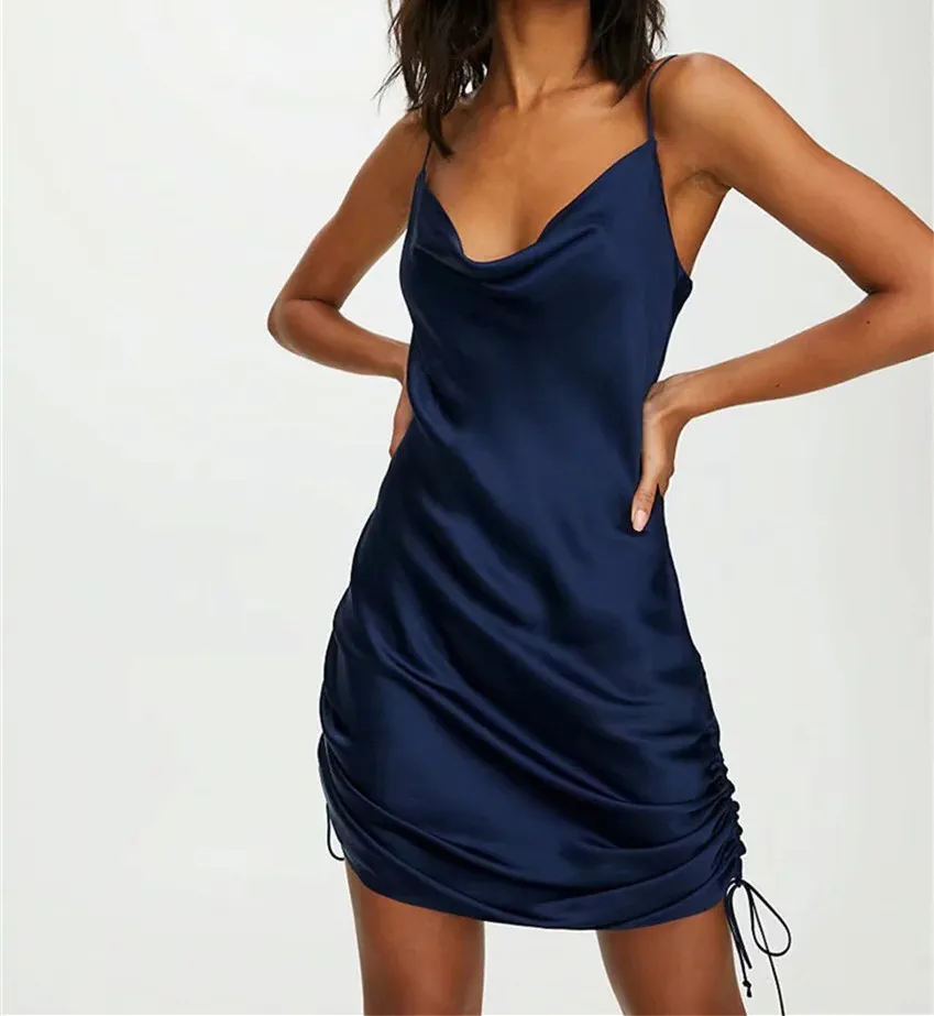 シルクのようなシルク裾の紐のような包帯スリングサテンのドレス女性Ruched Mini Short Spaghettiストラップの背中のないパーティードレス210429