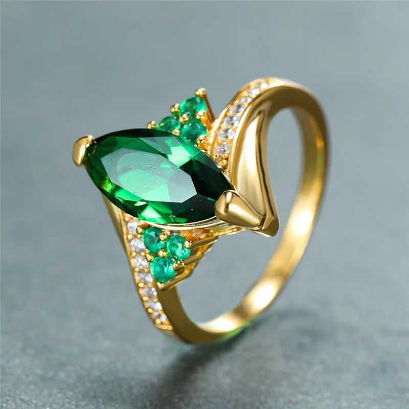 Anneaux de mariage de luxe femme vert cristal pierre bague vintage jaune or mince pour les femmes charme feuille zircon engagement2213