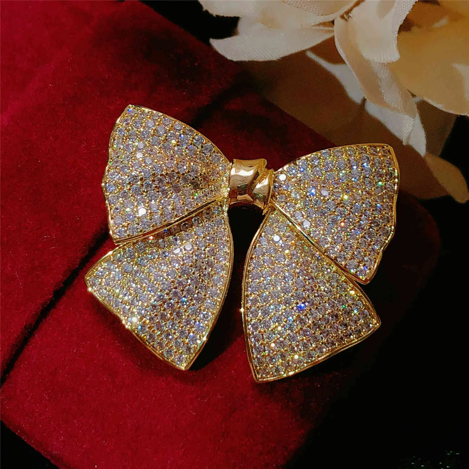 Broschen Für Frauen Luxus Kristall Bowknot Corsage Pullover Anzug Pin Zubehör Edlen Schmuck Vintage Gold Brosche Drop