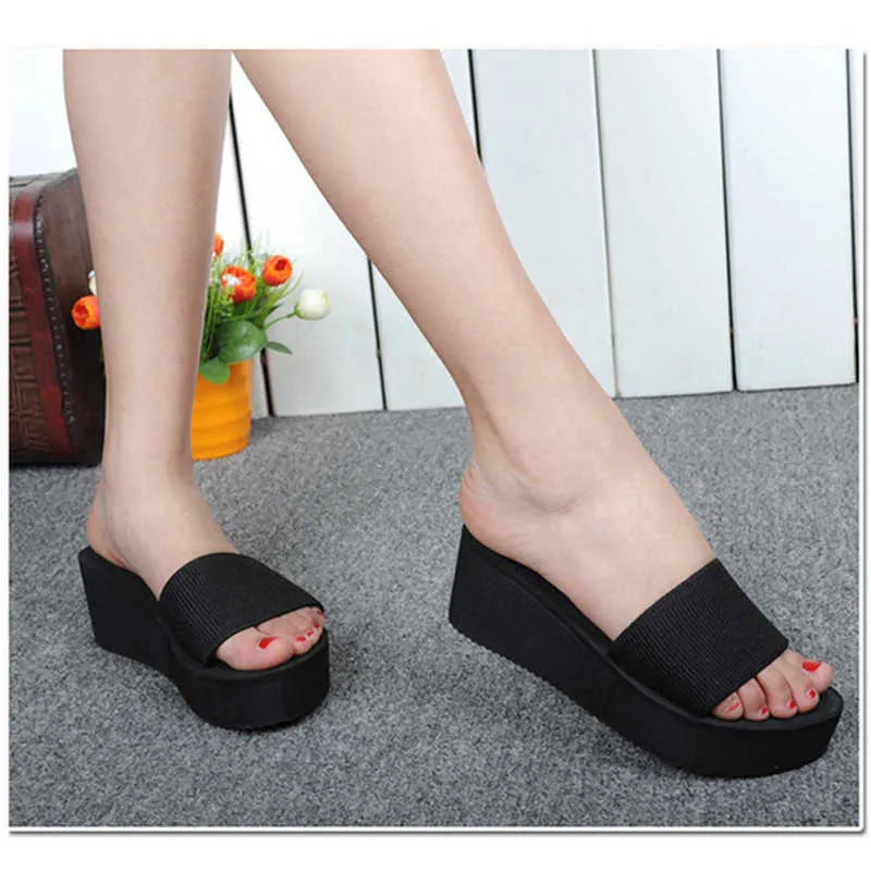 Sommar mjuka kvinnor wedge sandaler thong flip flops platt plattform tofflor strand 211227