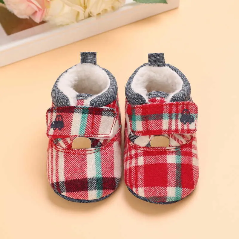 2021 New Baby Boy Baby Boots Winter Fashion Lattice Cotton Keep Warm Suola antiscivolo Neonato Toddler First Walkers Scarpe 0-18m G1023
