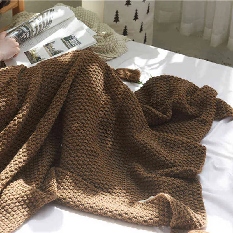 Arrival Plaid Throw Blanket Knitted Solid Color Blankets for Beds with Tassels High Quality Warm Comfortable Cobertor Home 2111222236