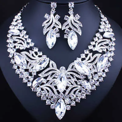 C26 Fashion Crystal Smycken Sets Party Bröllop Kostym Örhängen Halsband Satser för Bruds Smycken Gåvor för kvinnor H1022