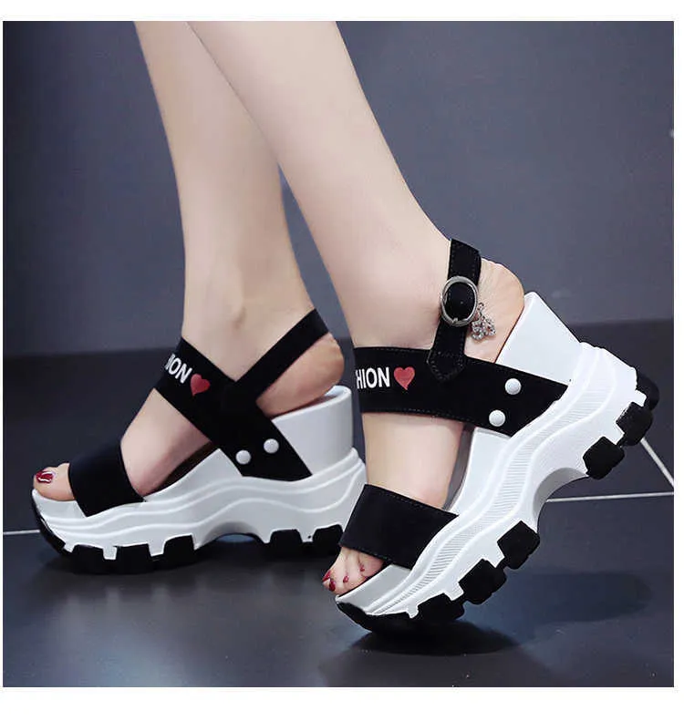 Schuhe mit dicken Sohlen in erhöhten Sandalen, weiblicher Keilabsatz, Sport-Muffin-Sandalen, wilde Feen-Wind-Sandalen Y0721
