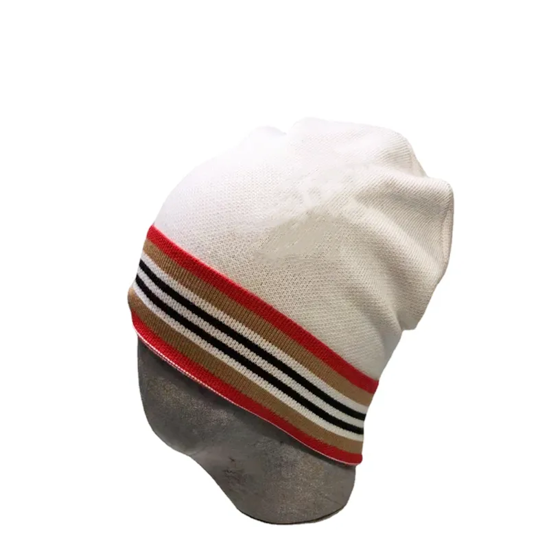 Varm vinterbrev stickad mössa män kvinnor fritid päls beanies hattar broderiälskare modedesigner sportskalle hatt ull ca320h