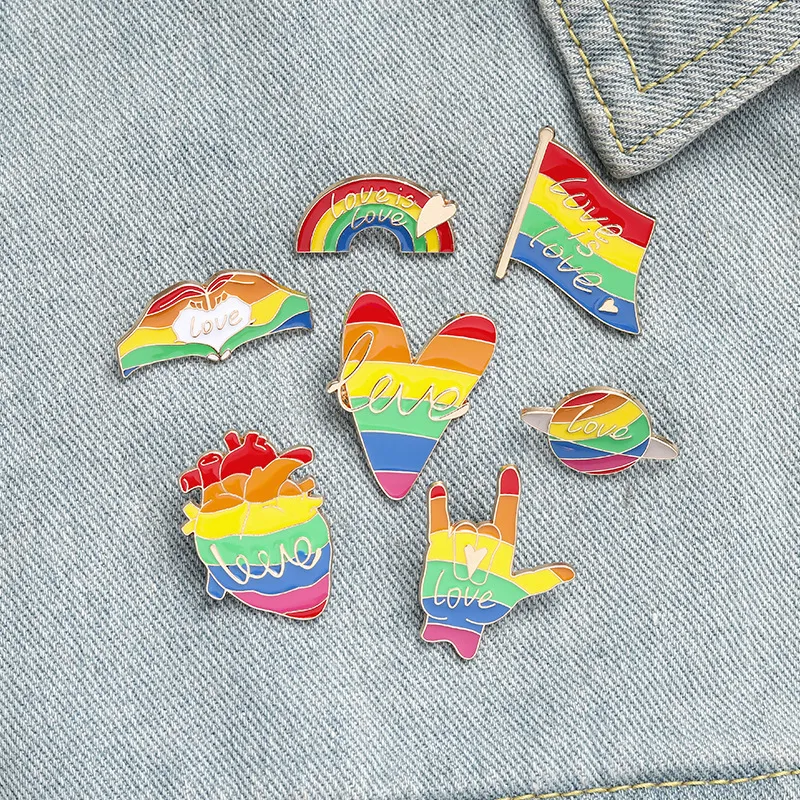 Émail Rainbow Series Lettre Pins Coeur Coloré Pont Amour Broches Pour Collier Vêtements Anti Lumière Bouton Badge Alliage Unisexe Bro268V