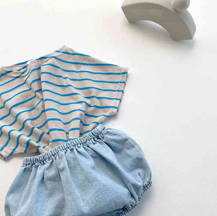 Ensembles de vêtements amples pour bébés filles de style coréen T-shirt à manches courtes rayé surdimensionné avec un joli short en jean 0-2Y 210508